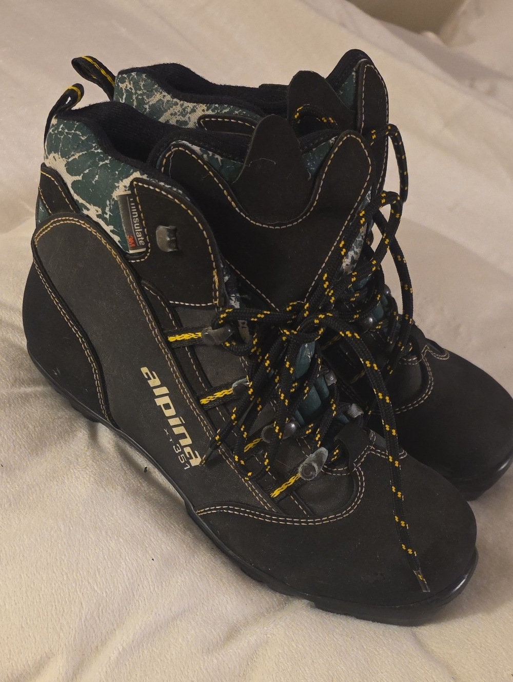 Alpina Women's Ski Black Lace-Up Hiking Boots with Teal Accents Size 39 EU
